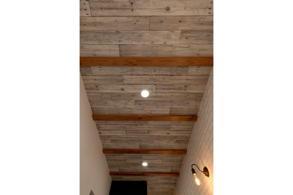 玄関ホール 天井